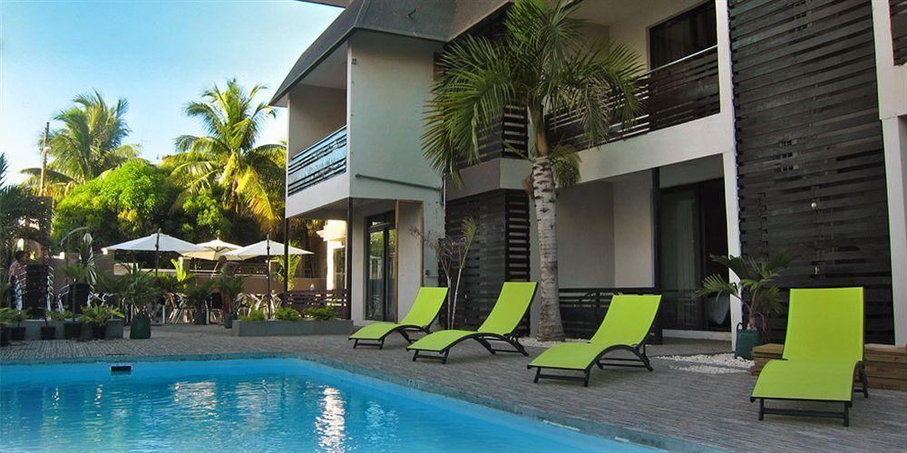 West Palm Inn Flic-en-Flacq エクステリア 写真