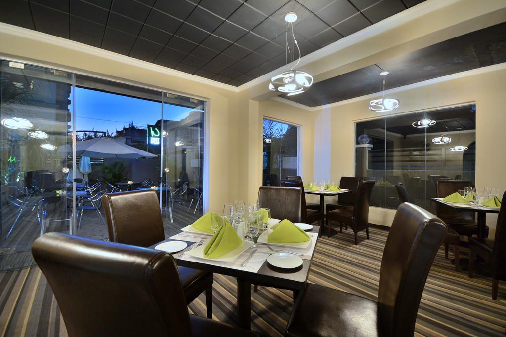 West Palm Inn Flic-en-Flacq エクステリア 写真