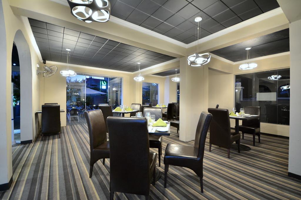 West Palm Inn Flic-en-Flacq エクステリア 写真