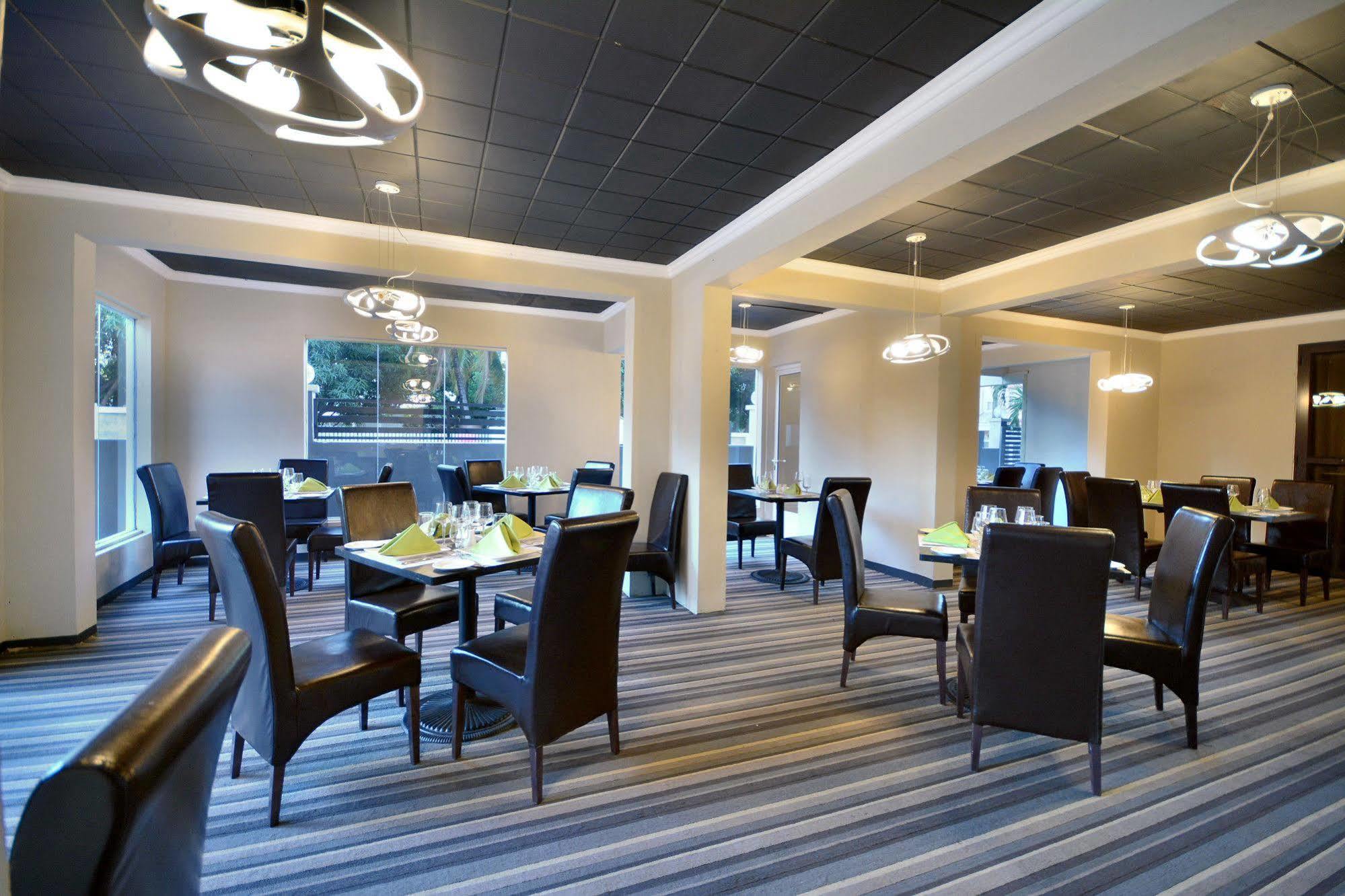 West Palm Inn Flic-en-Flacq エクステリア 写真